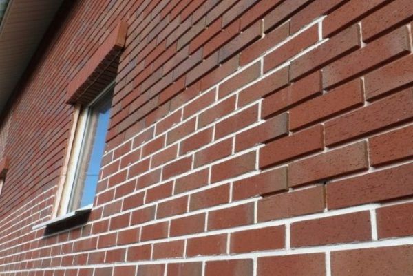 Затирання швів цегляної кладки