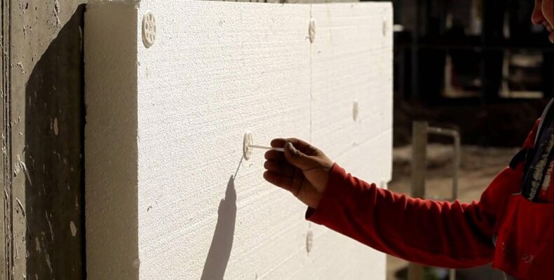 Який пінопласт найкраще для утеплення будинку зовні