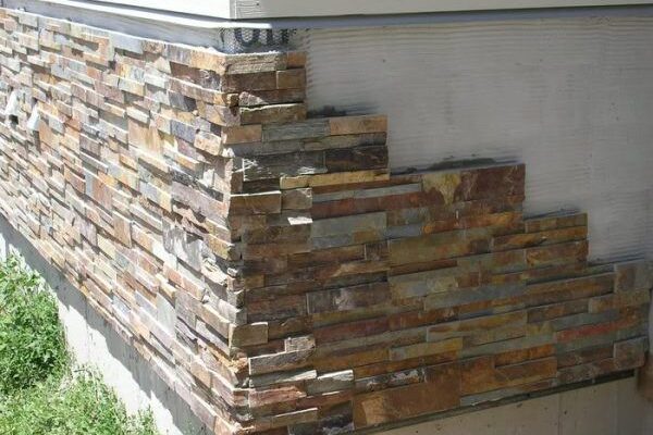 Штучний камінь для цоколя