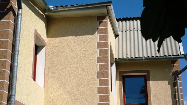 Силіконова штукатурка для фасаду: переваги та недоліки матеріалу